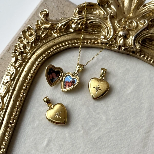 Kuzey Yıldız Desenli Fotoğraflı Kalp Kolye  (0.9 cm )