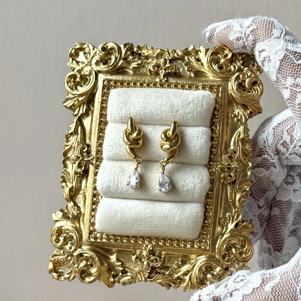 Düğüm Taşlı Küpe