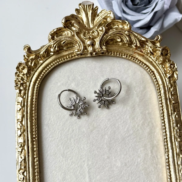 Taşlı Yıldız Küpe