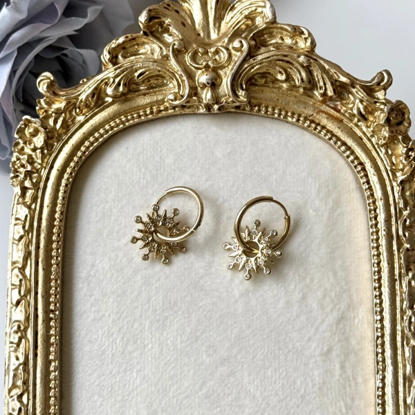 Taşlı Yıldız Küpe