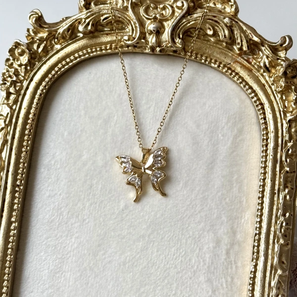 Taşlı Kelebek Kolye
