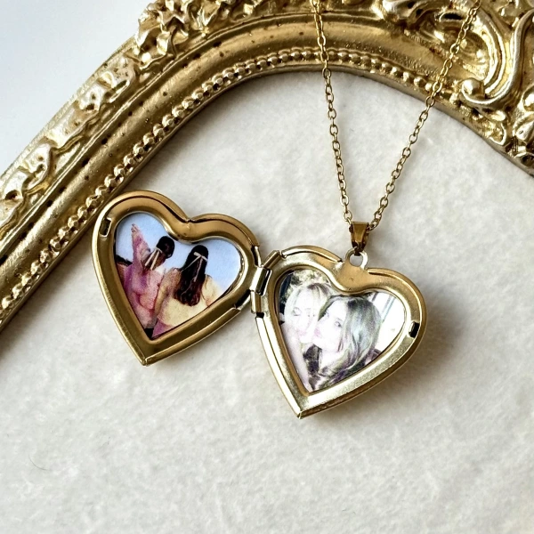 Desenli Kalp Fotoğraflı Kapaklı Kolye ( 2.1 cm )