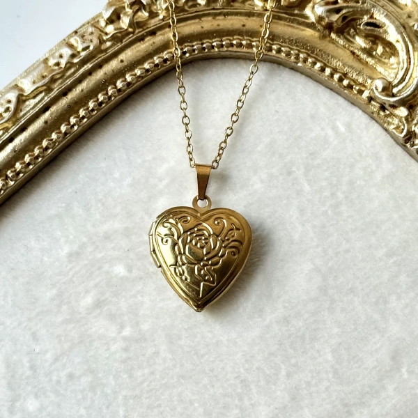 Desenli Kalp Fotoğraflı Kapaklı Kolye ( 1.5 cm )