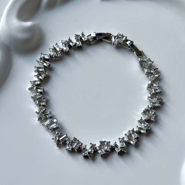 Özel Seri Taşlı Su Yolu Bileklik