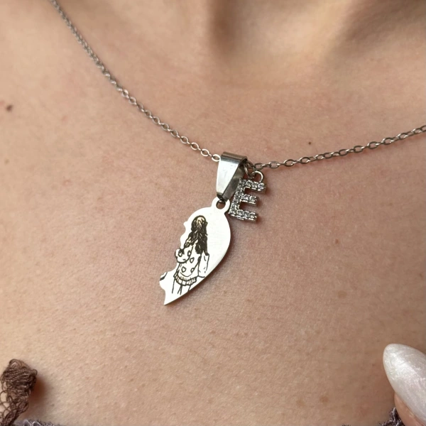 Fotoğraflı ve Harfli Arkadaşlık Kolyesi ( Sizin Fotoğrafınızla)