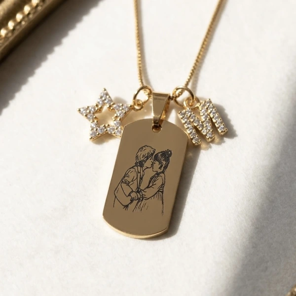 Arkası Yazılı Çizim Fotoğraflı Kolye