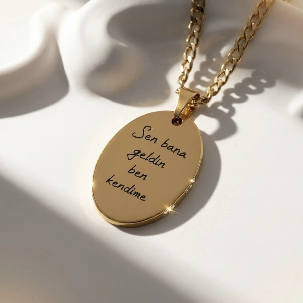 Arkası Yazılı ve Çizim Fotoğraflı Kolye