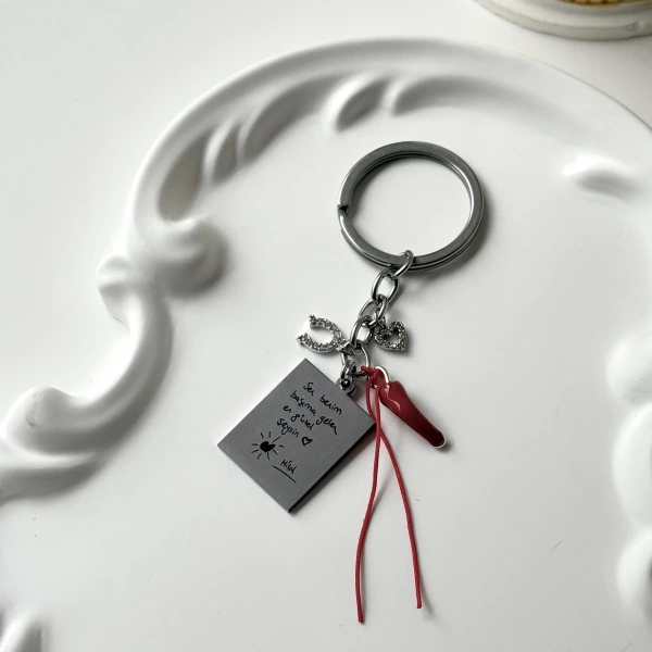 Kendin Yaz Kendin Çiz ve Şans Charmlı Anahtarlık