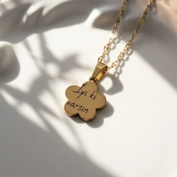 Arkası Yazılı ve Çizim Fotoğraflı Kolye