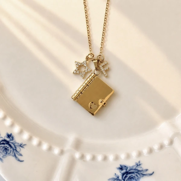 Yıldız Charmlı ve Harfli Şiirli Kitap Kolye