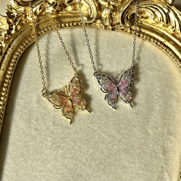 Pembe Taşlı Kelebek Kolye