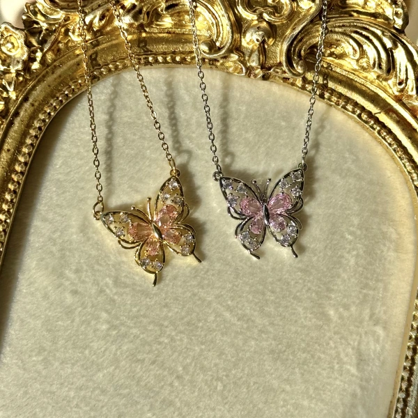 Pembe Taşlı Kelebek Kolye