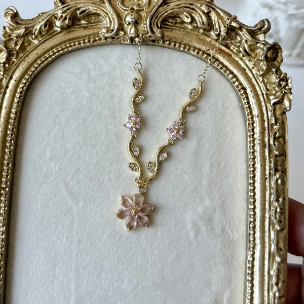 Pembe Taşlı Blossom Vine Kolye