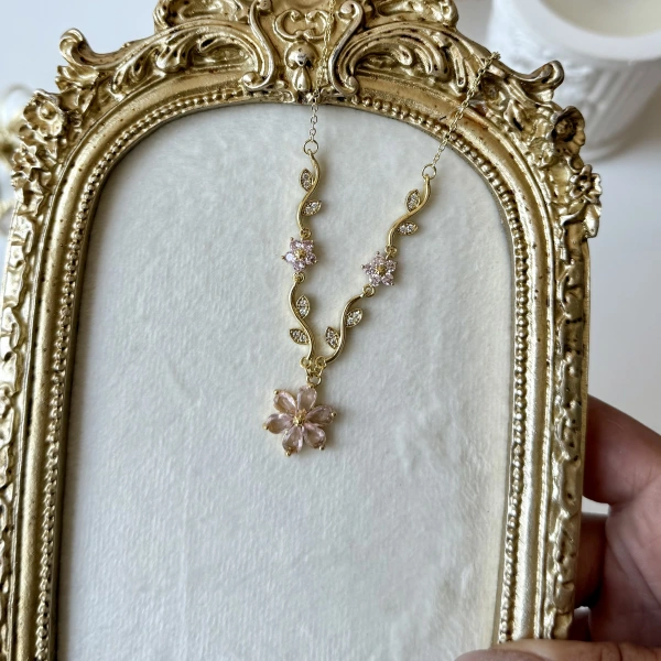 Pembe Taşlı Blossom Vine Kolye