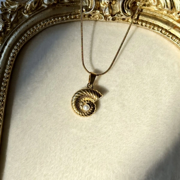 Golden Spiral Kolye