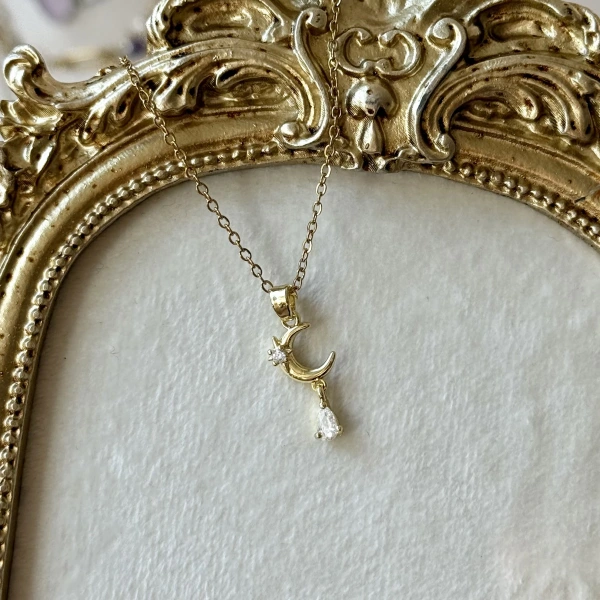 Hilal Işığı Kolye