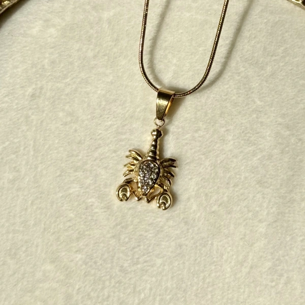 Scorpion Crown Kolye