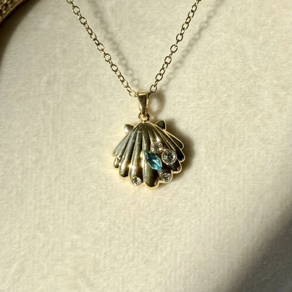 Venus Shell Kolye