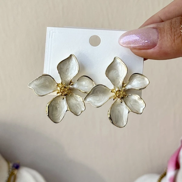Pearl Bloom Küpe
