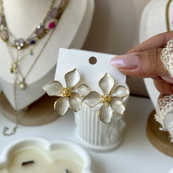 Pearl Bloom Küpe