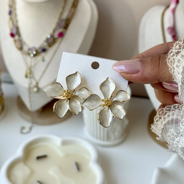 Pearl Bloom Küpe