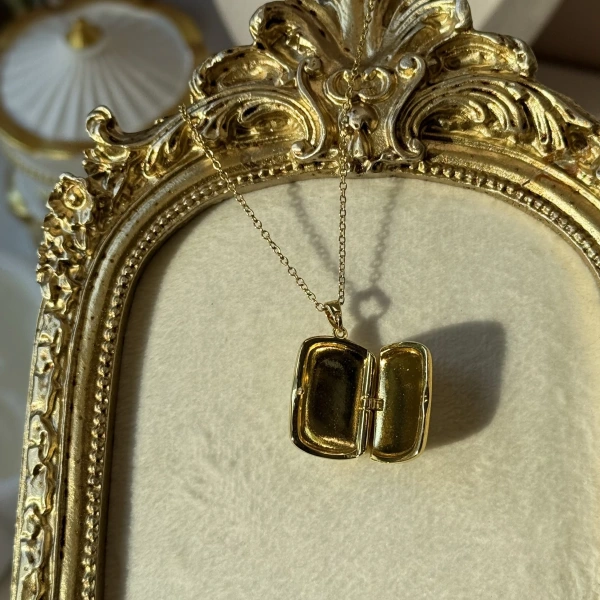 Lale Desen Kapaklı Fotoğraflı Kolye (1.6 cm)