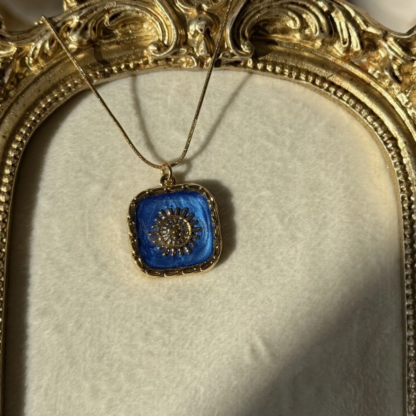 Azure Sun Kolye