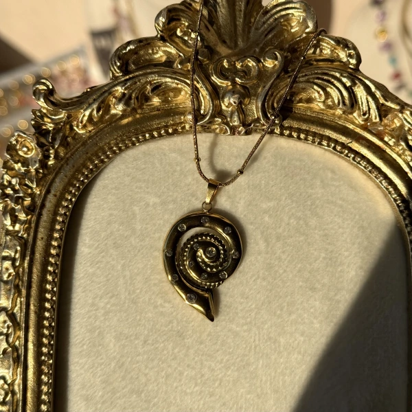 Mystic Spiral Kolye