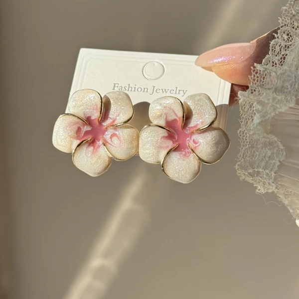 Sakura Küpe