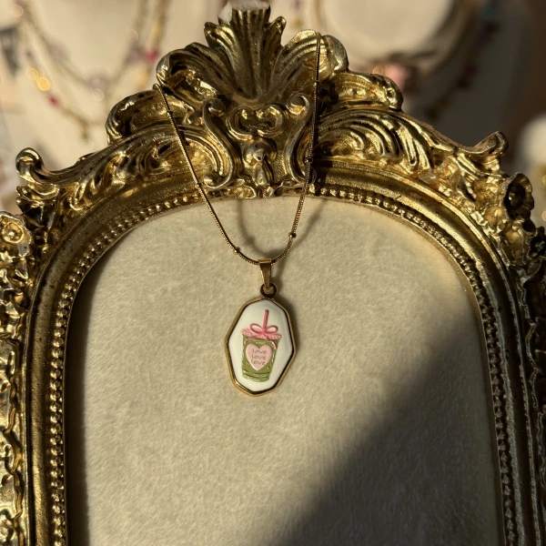 Love Yazılı Kolye