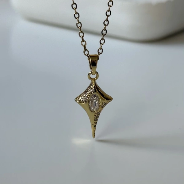 Oval Taşlı Kuzey Yıldızı Kolye