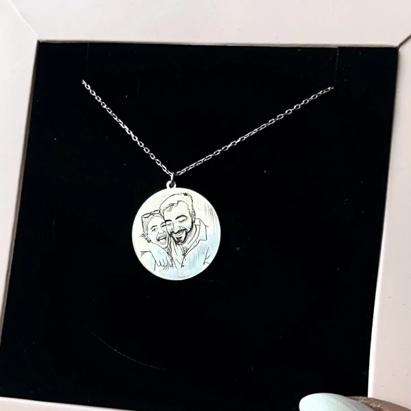 925 Ayar Gümüş Yuvarlak Portre Kolye