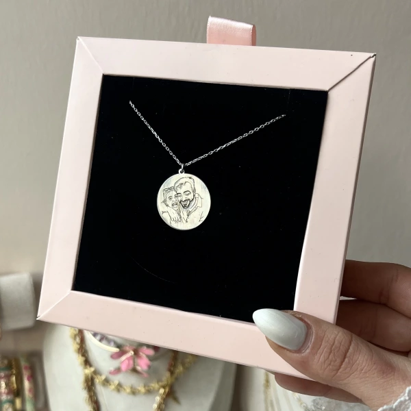 925 Ayar Gümüş Yuvarlak Portre Kolye