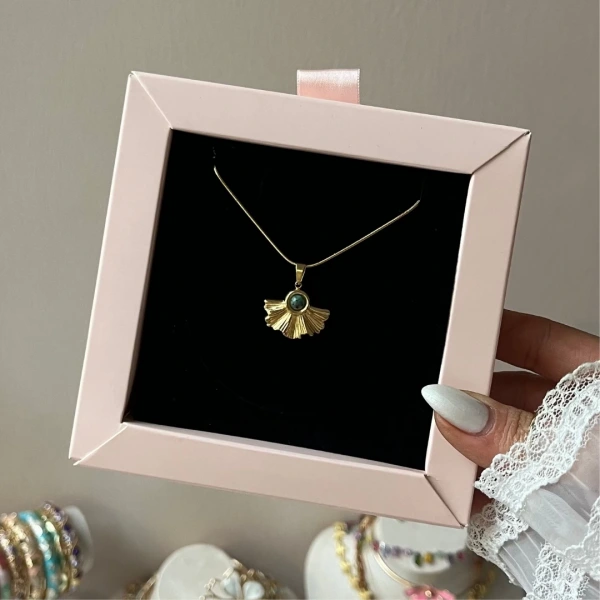 Altın Pelerin Kolye