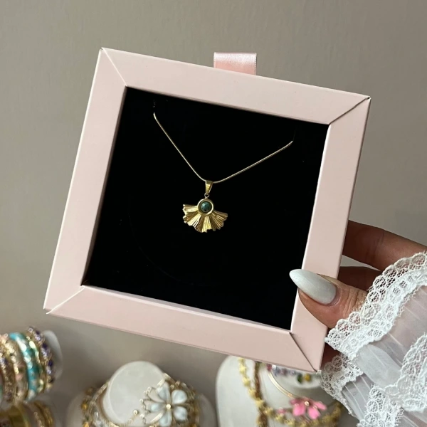 Altın Pelerin Kolye