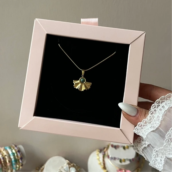 Altın Pelerin Kolye