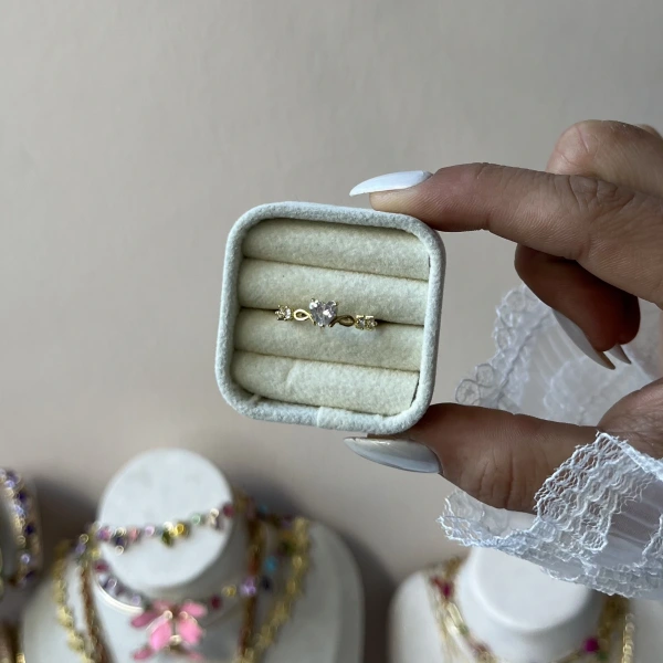 Banded Heart Yüzük