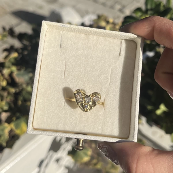 Beyaz Taşlı Kalp Vintage Yüzük I Ham Pirinç