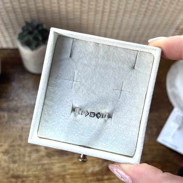 Beyaz Taşlı Vintage Yüzük