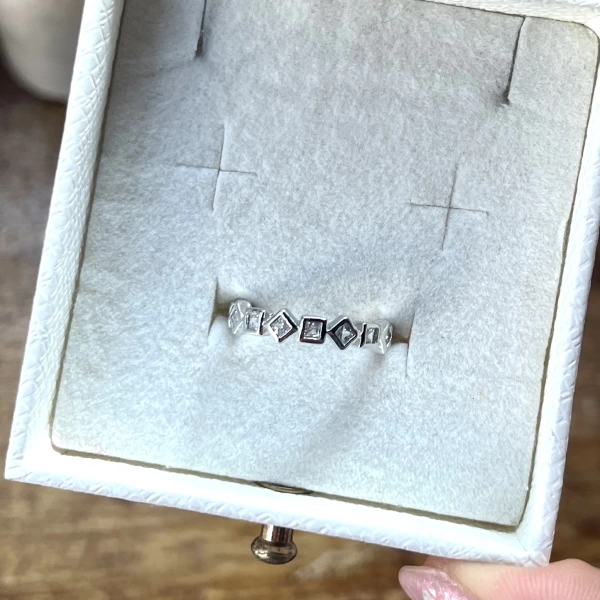 Beyaz Taşlı Vintage Yüzük