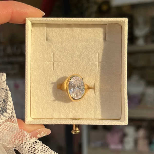 Beyaz Taşlı Vintage Yüzük I 14 Altın Kaplama