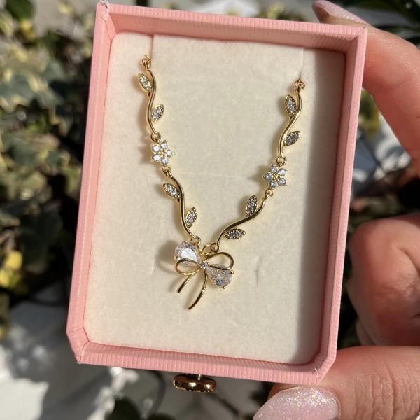 Beyaz Tulip Gardenia Kurdale Kolye I Çelik