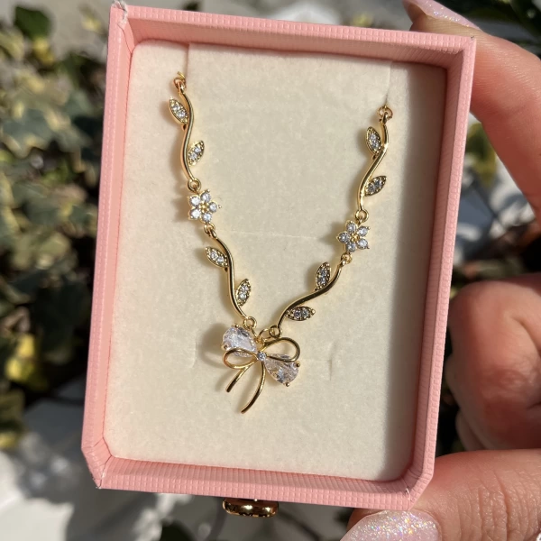 Beyaz Tulip Gardenia Kurdale Kolye I Çelik