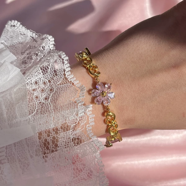 Pembe Prenses Çiçekli Kalp ve Vintage Objeli Bileklik
