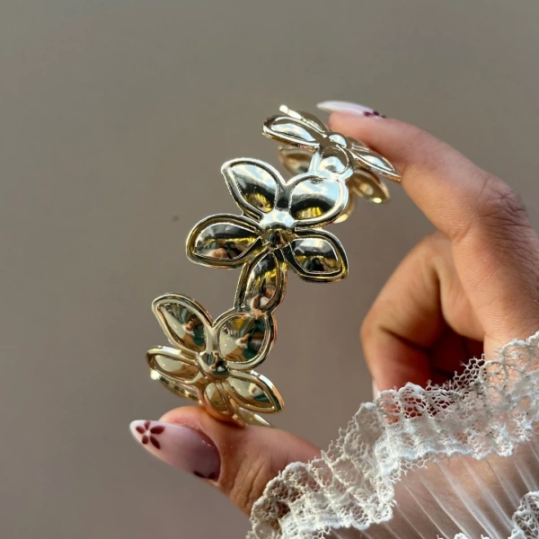 Çiçek Tasarımlı Bileklik