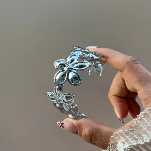 Çiçek Tasarımlı Bileklik