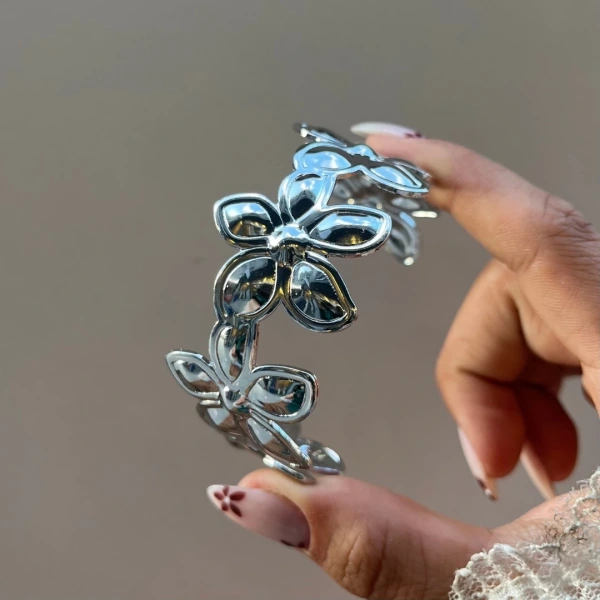 Çiçek Tasarımlı Bileklik