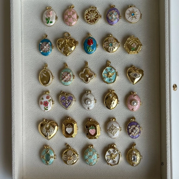 Çift Fotoğraflı Mineli/Desenli Kapaklı Kolyeler