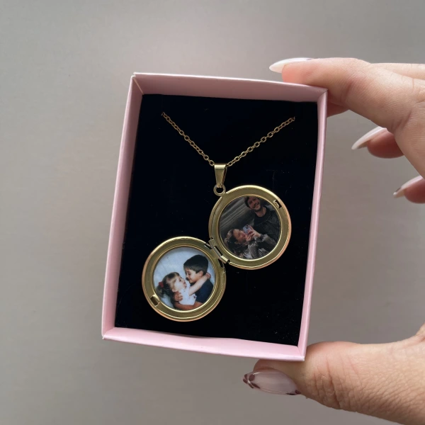 Çift Fotoğraflı Yuvarlak Kapaklı Altın Kolye (2 cm)