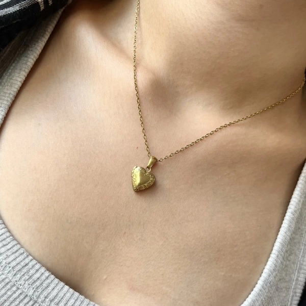 Çift Harfli Kapaklı Kalp Kolye (Minimal)